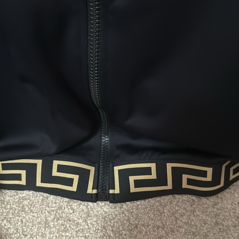 Pre owned Versace women’s size L/XL track jacket - Picture 2 of 5